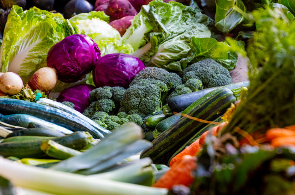 Ăn nhiều rau xanh giúp cải thiện tình trạng 30 phút đi tiểu một lần